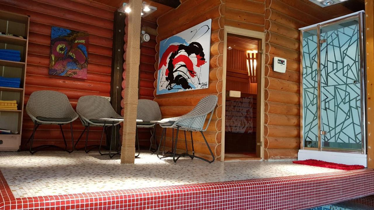 Luxury Villa With Pool And Sauna Tsjernivsi Buitenkant foto