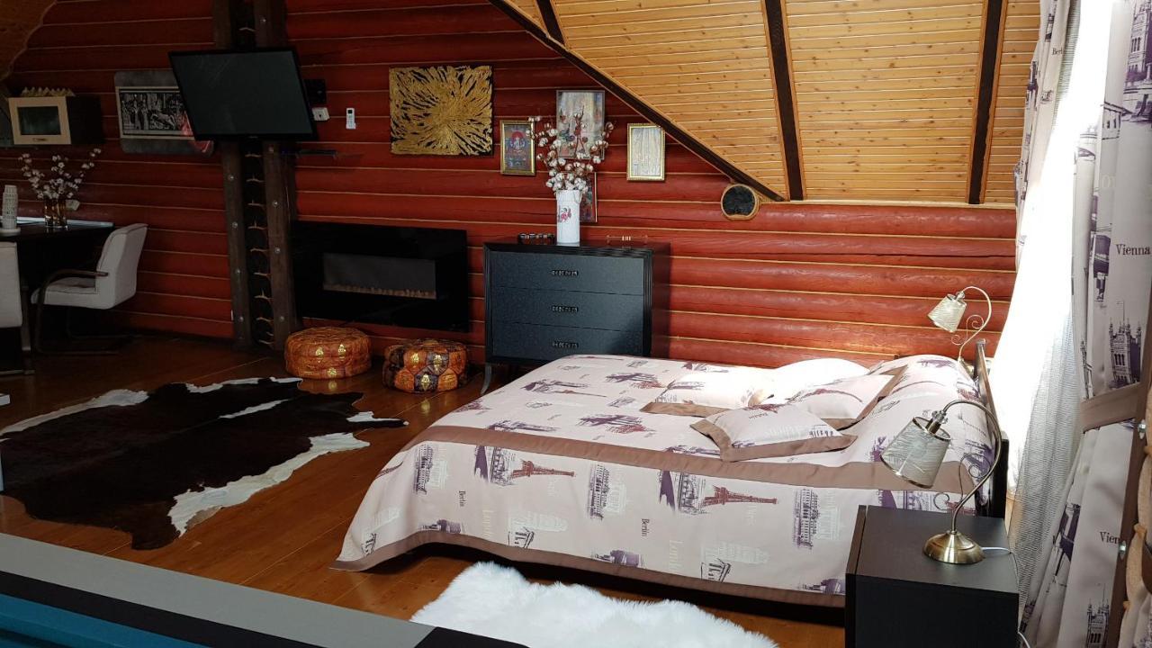 Luxury Villa With Pool And Sauna Tsjernivsi Buitenkant foto