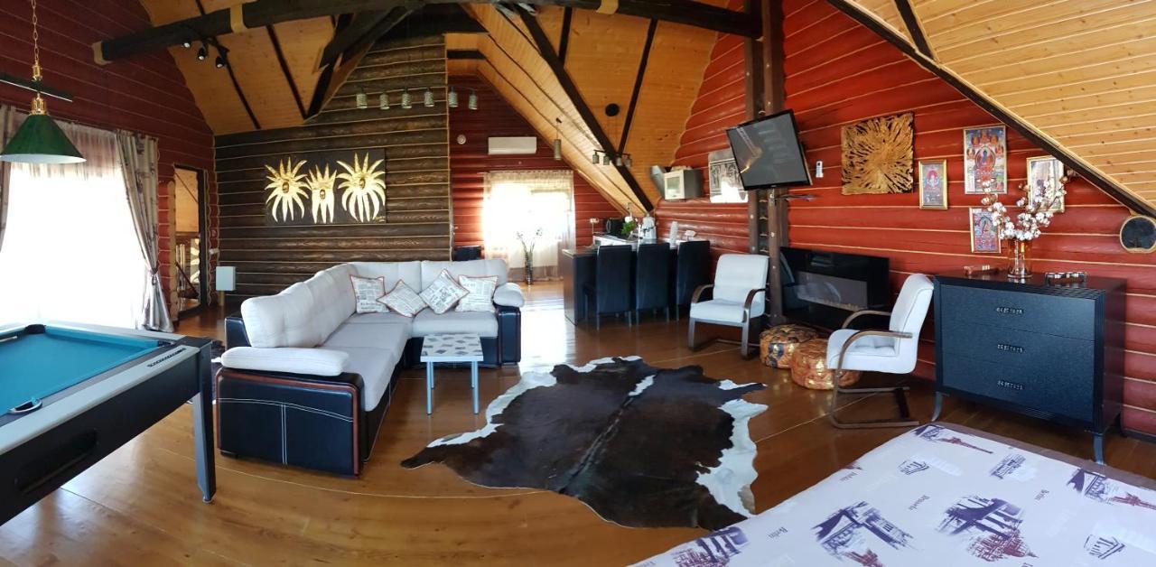 Luxury Villa With Pool And Sauna Tsjernivsi Buitenkant foto
